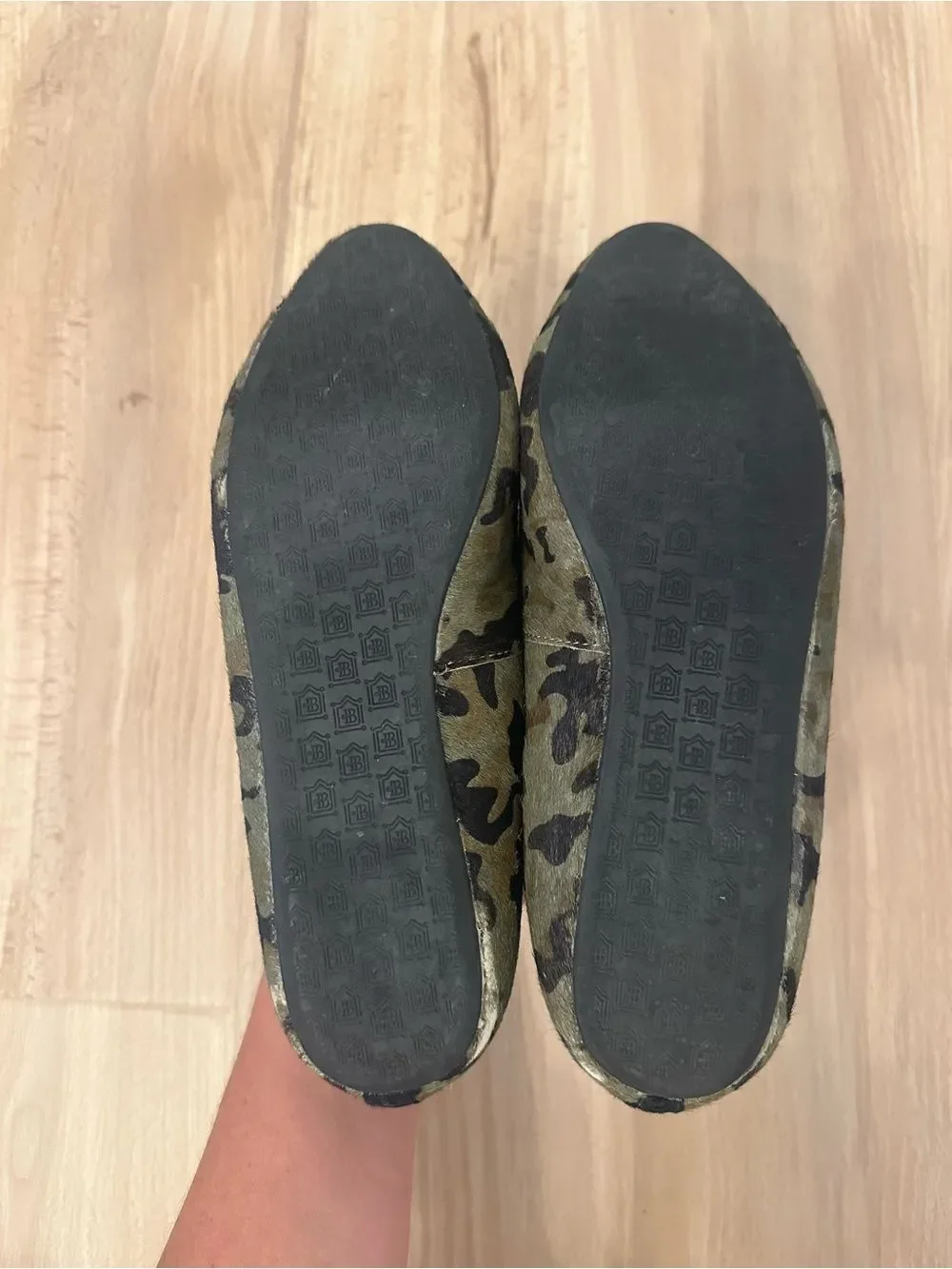 Birdies The Blackbird Olive Green Camo Pointed-Toe Flats Loafers